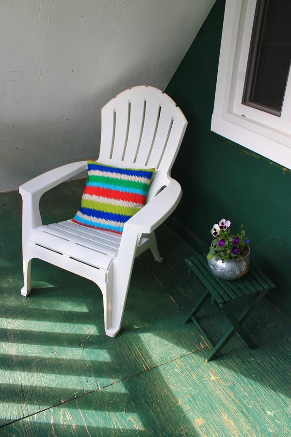 Vines And Puppies Hideaway Bed & Breakfast Jade City Exterior photo